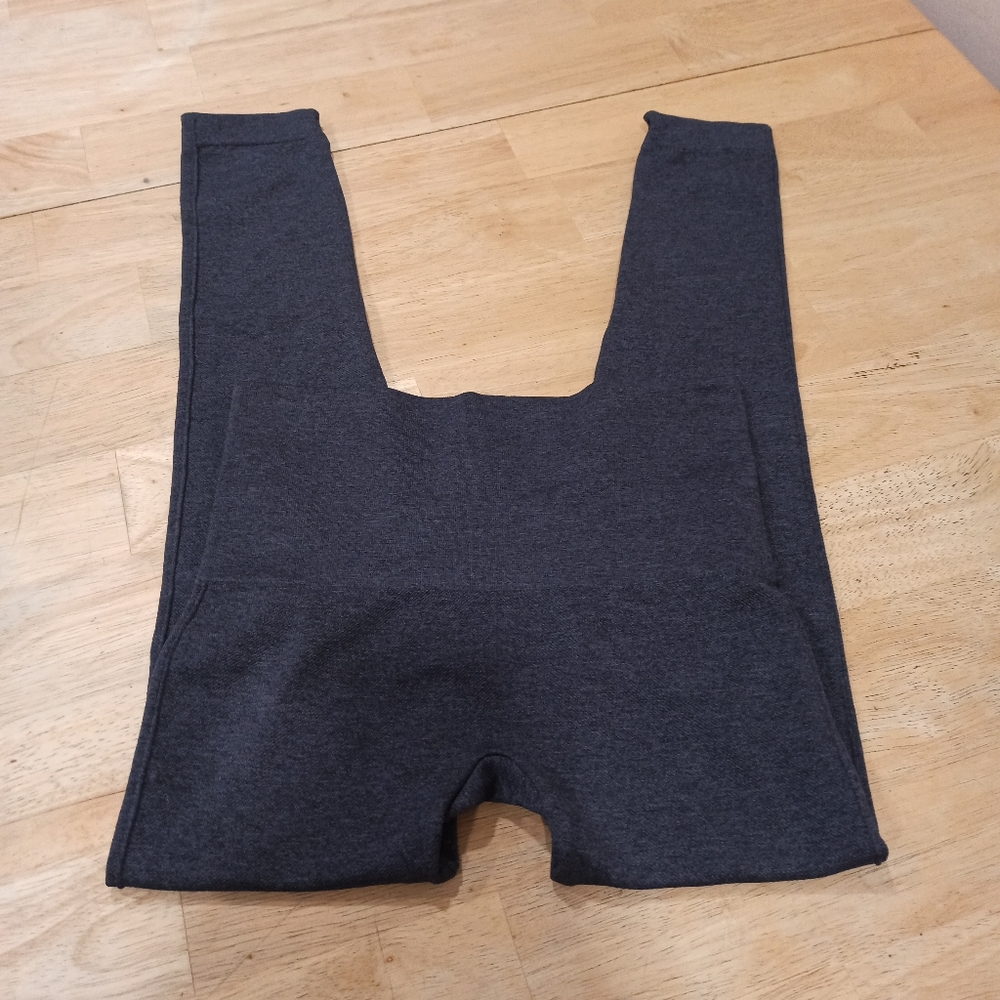 Spanx Women's Leggings gray color Size XS - Picture 4 of 14